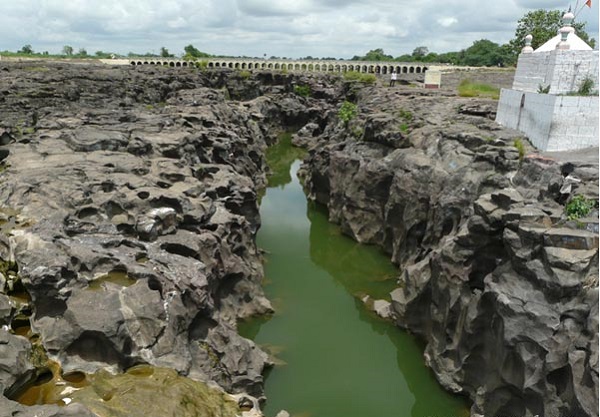 nighoj potholes