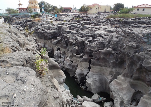 Nighoj Potholes