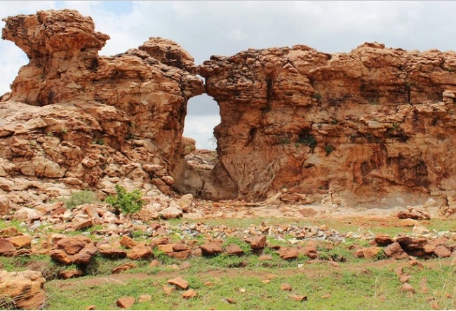 Oravakallu rock garden