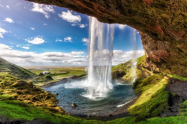 Seljalandsfoss waterfall 