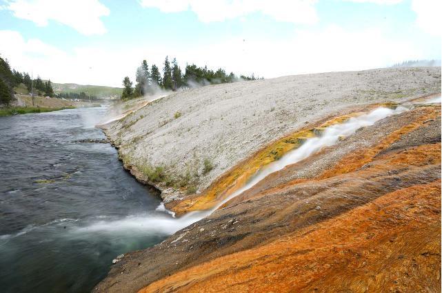 Midway Geyser Basin