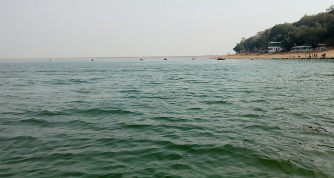 Khindsi Lake