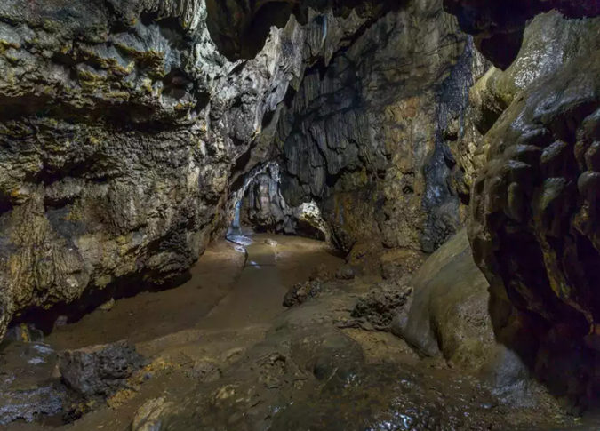 Mawmluh Cave