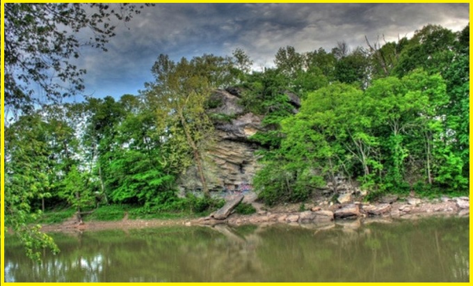 Hanging Rock Klint, Indiana: Stunning 400-Million-Year-Old Fossil Reef