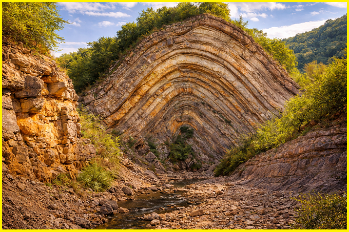 Valmeyer Anticline: A Rare and Fascinating Geologic Treasure