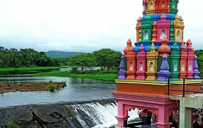 Kundmala Potholes