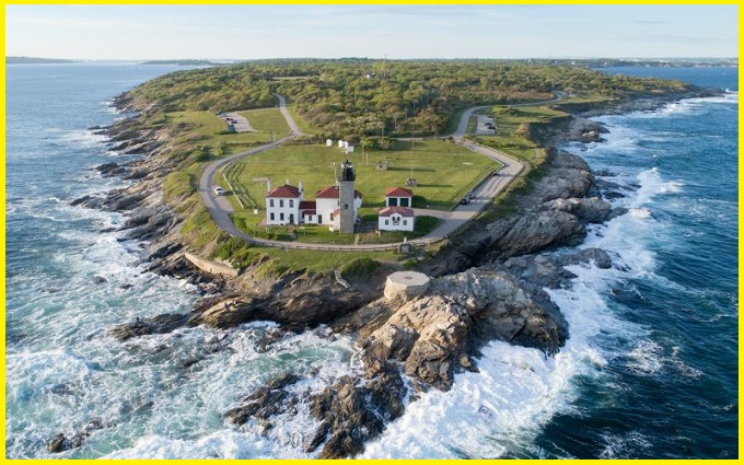 Beavertail Point, Rhode Island: A Breathtaking Dramatic Cliffs and Scenic Ocean